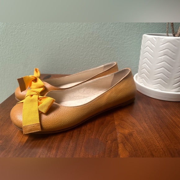 NWOT Furla Yellow Italian Leather Flats Bow Shoes Size EU 38 US 7.5 Mustard New - Picture 12 of 12